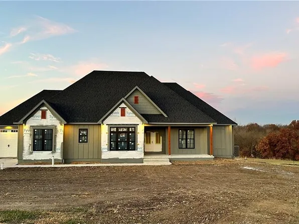 6122 SE 232nd St, Lathrop, MO 64465