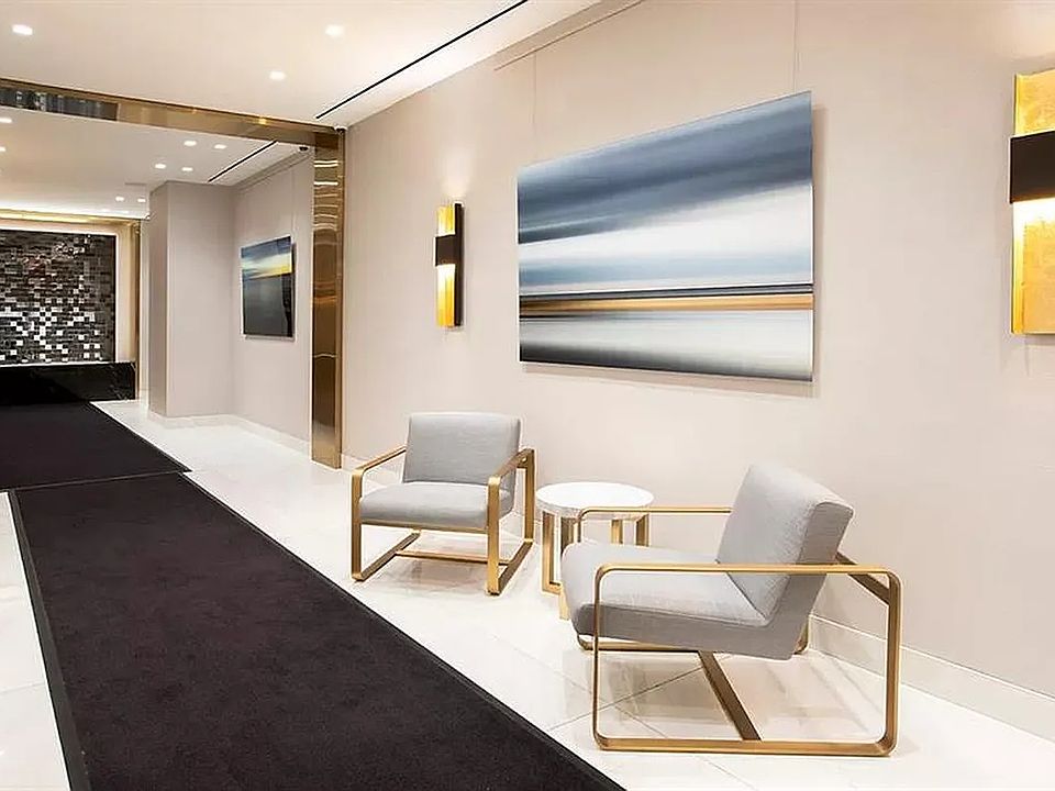 1st image of 150 W 51st St APT 917