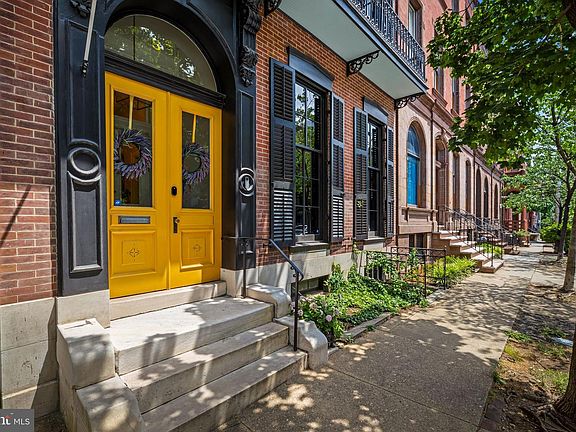 2nd image of 831 Park Ave