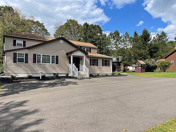 2nd image of 140 Pigeon Hill Rd