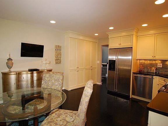 5th image of 1 Cummings Cir
