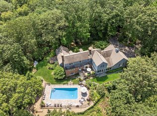 19 Beach Plum Dr, Centerport, NY 11721