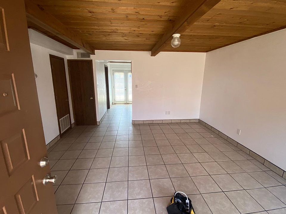 1st image of 1608 W 15th Ln APT 3