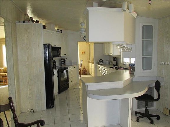 3rd image of 111 S Fiji Cir