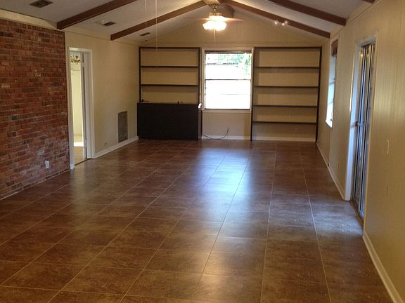 Spacious & Open Family Room