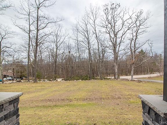 3rd image of 330 Vista Maria Road