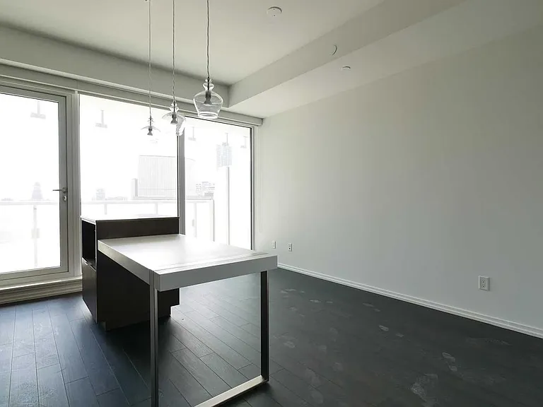 197 Yonge St #1511 — Photo 8
