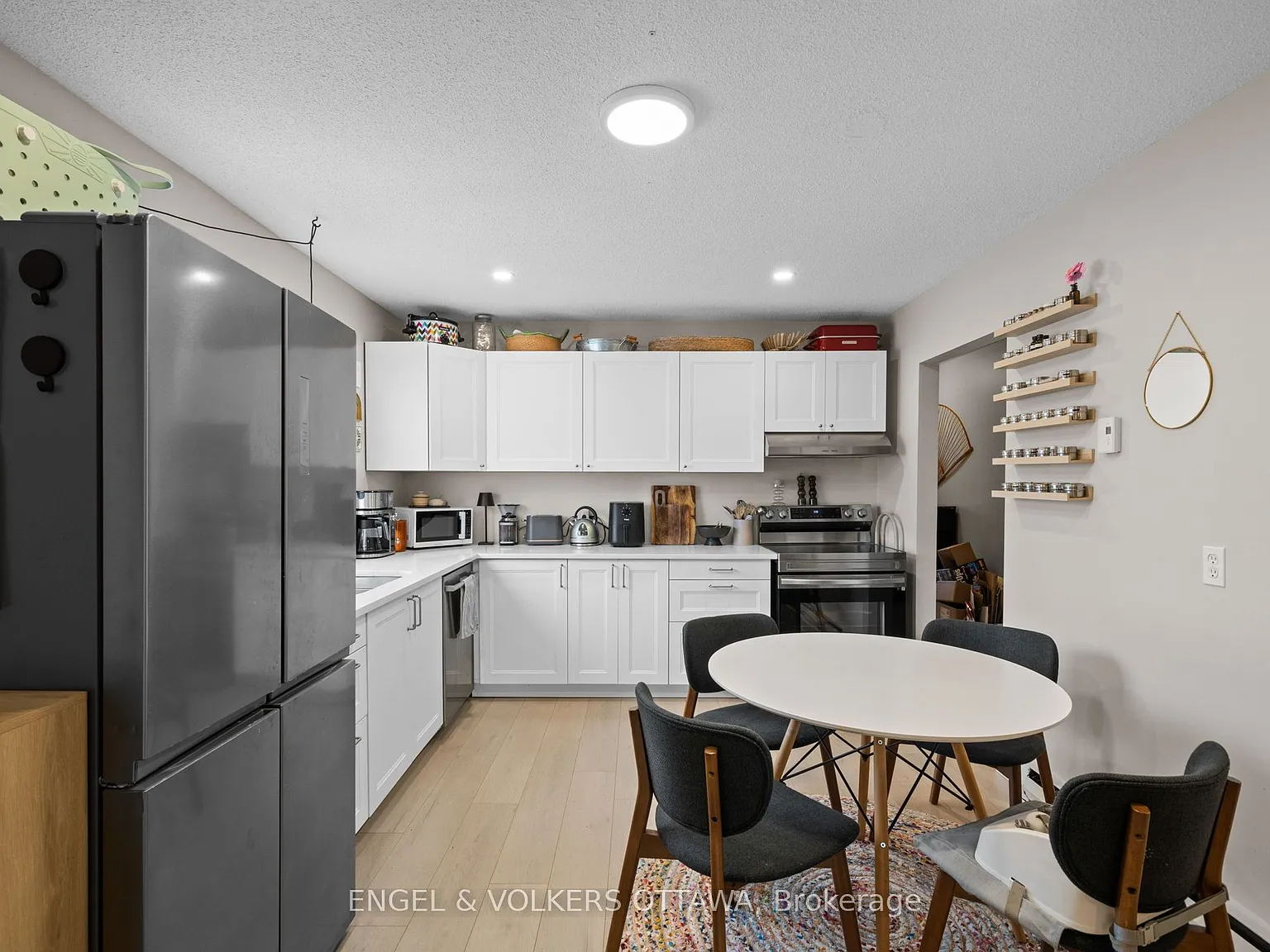 2 bed, $2,100 — Photo 3