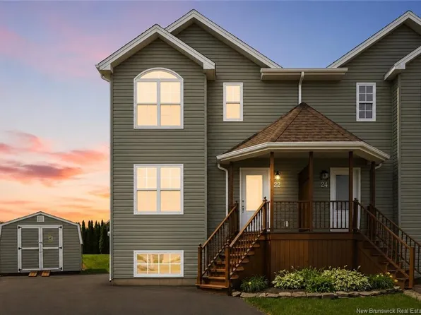 22 Carlson St, Moncton, NB E1G 5N5