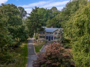 17 Sand Hill Rd, Annandale, NJ 08801