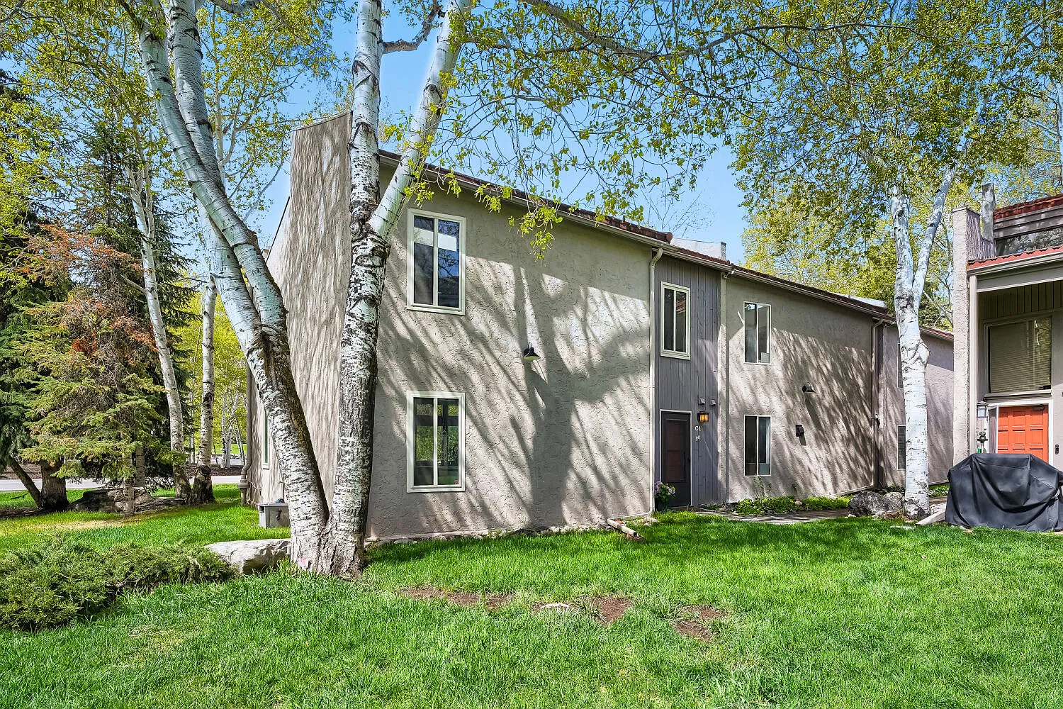 2 bed, 2.5 bath, 1276 sqft, $4,400 — Photo 4