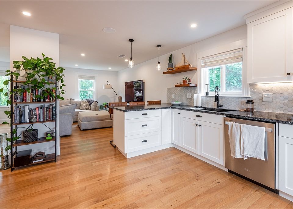 1st image of 5 Ord Street Ct