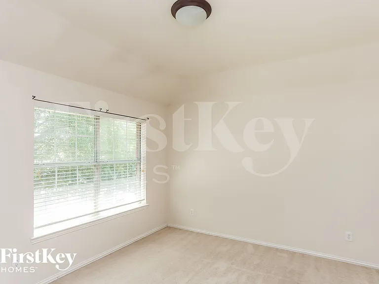 3213 Bloomfield Trl — Photo 13