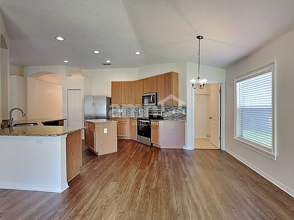 4th image of 3584 Shrewsbury Dr