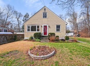 99 Walnut Rd, Lake Peekskill, NY 10537