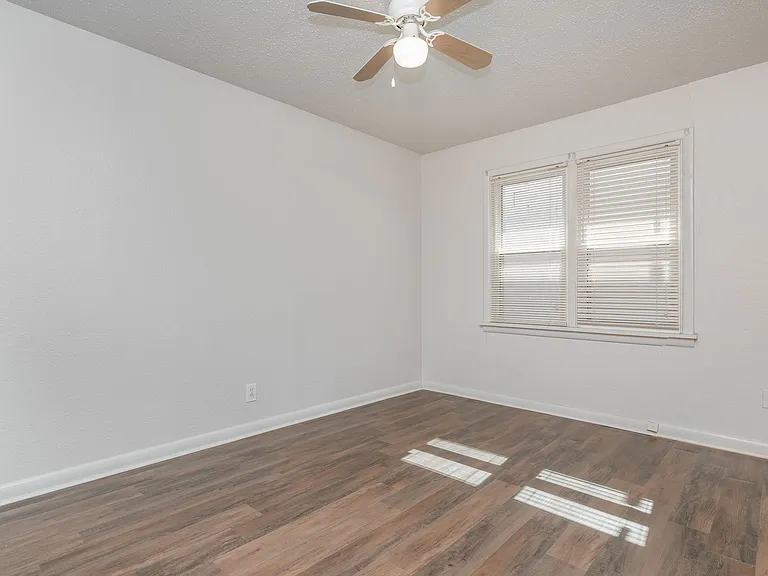 2304 SW 8th Ave #1 — Photo 12