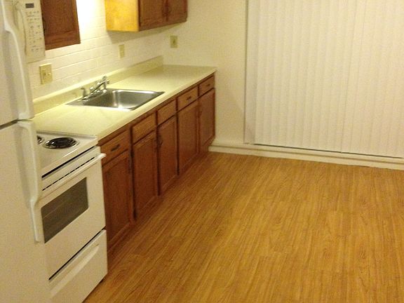 2nd image of 400 Main St APT 3