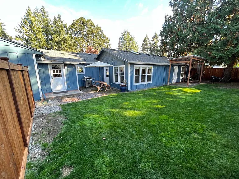 10024 Oak Ln SW — Photo 26