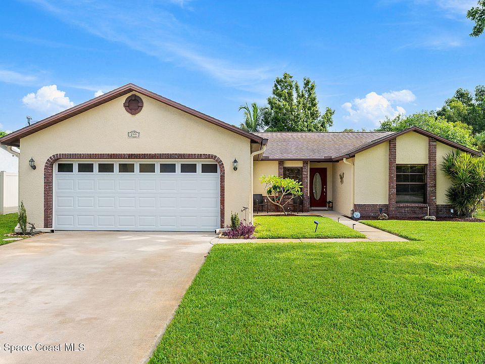 1st image of 299 Cinnamon Lake Cir