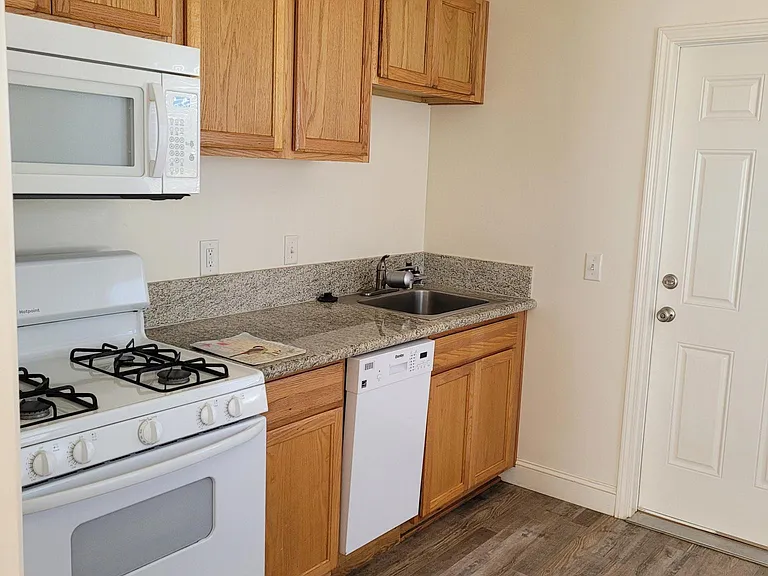 709 S Encina St #A — Photo 4