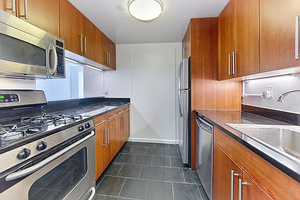 Rented by Halstead Real Estate | media 10