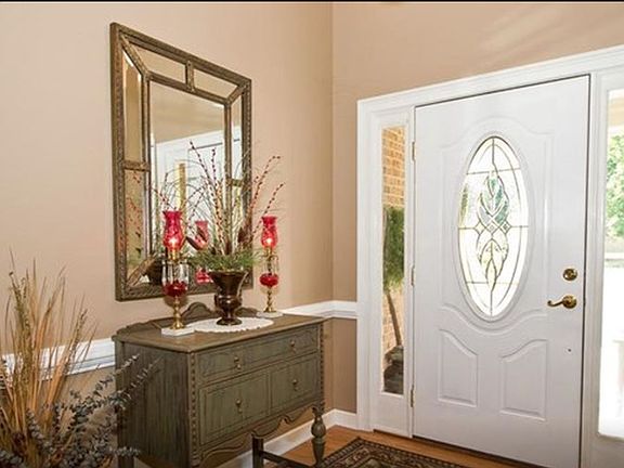 950 Thornwood Circle 