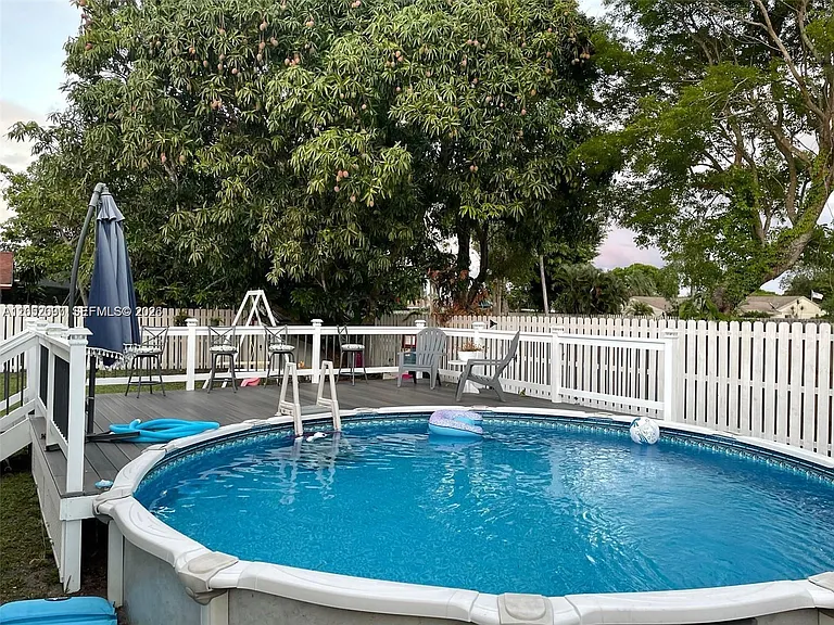 5352 Rose Marie Ave S — Photo 18