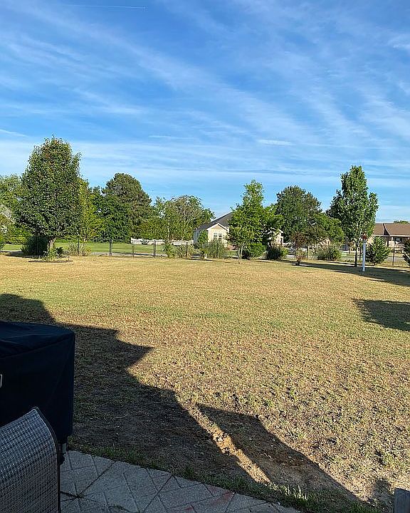 1st image of 107 Carlyle Cir