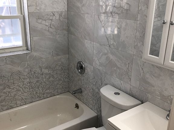 4th image of 4114 De Reimer Ave