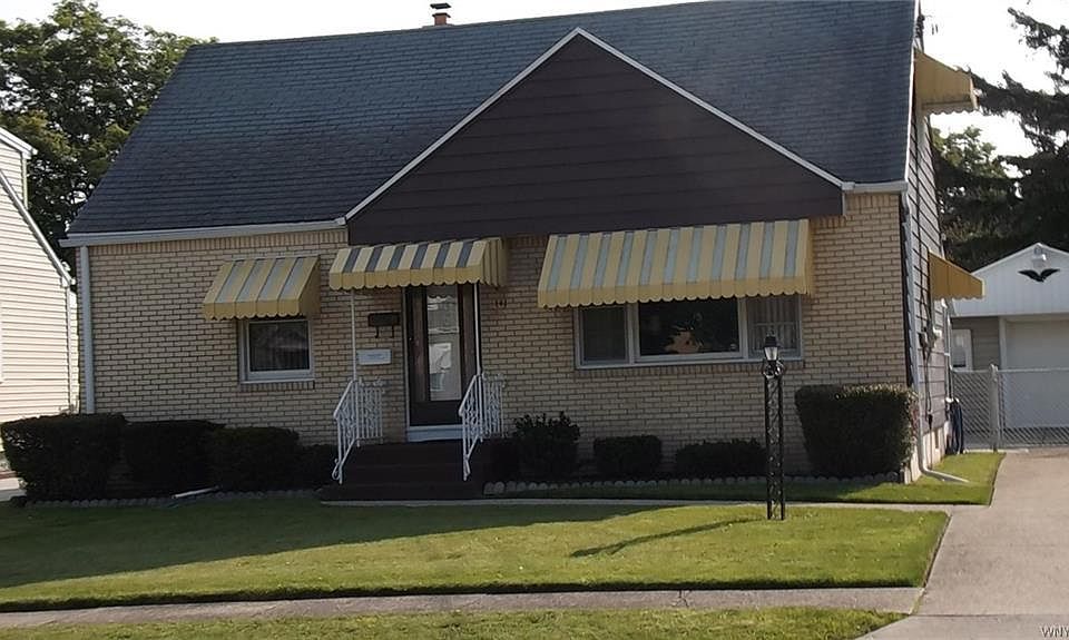 1st image of 161 Wagner Ave