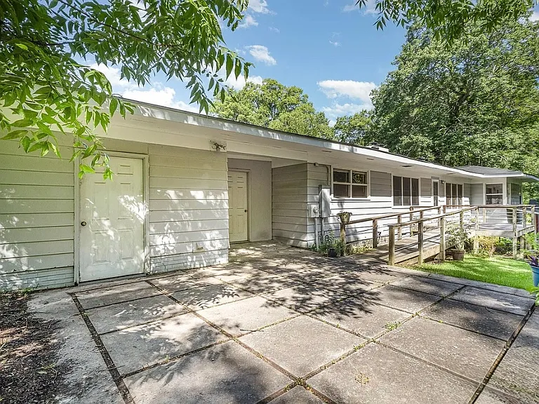 409 Edgewood Ct — Photo 22