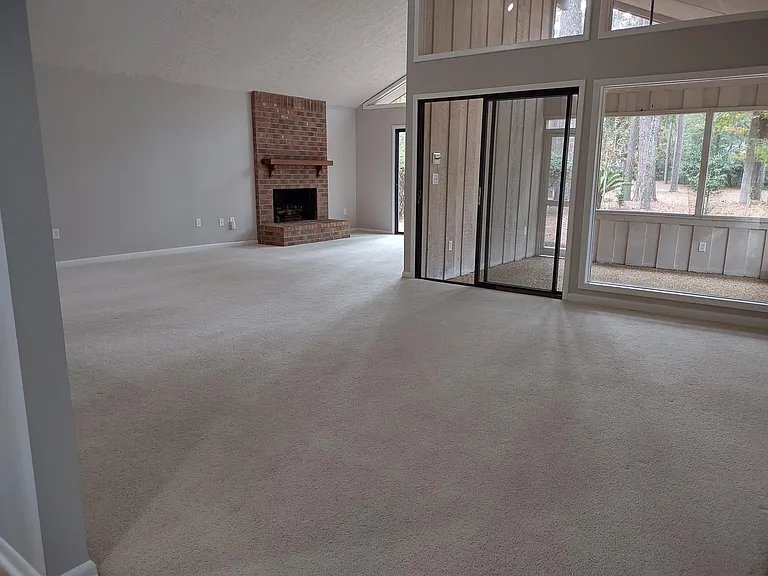 13 Village Green Cir — Photo 3