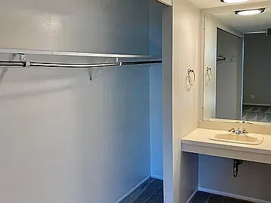 2 bed, 874 sqft, $1,275 — Photo 4