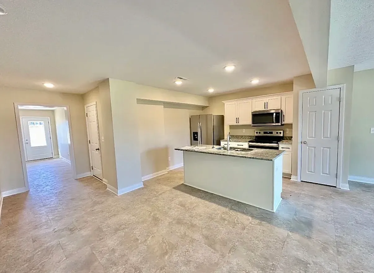 3 bed, 1766 sqft, $1,950 — Photo 2