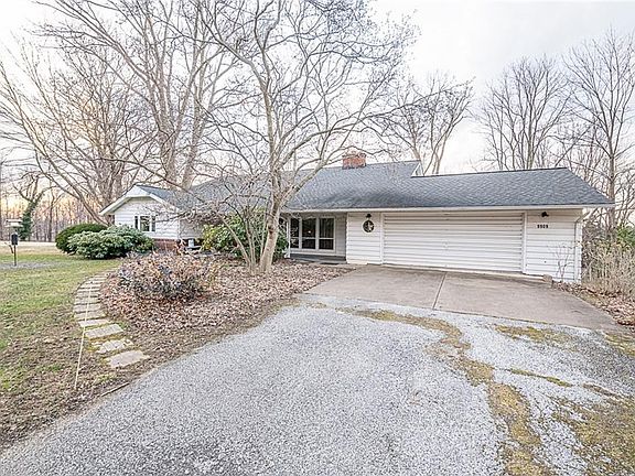 2nd image of 9909 Knollwood Ridge Dr