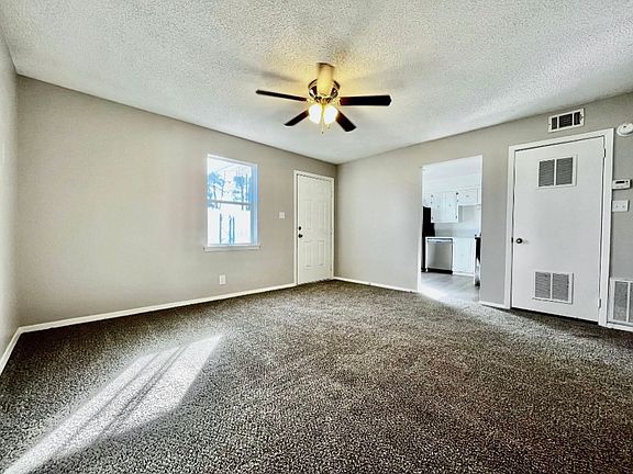 5th image of 32 Stoneybrook Ln #12