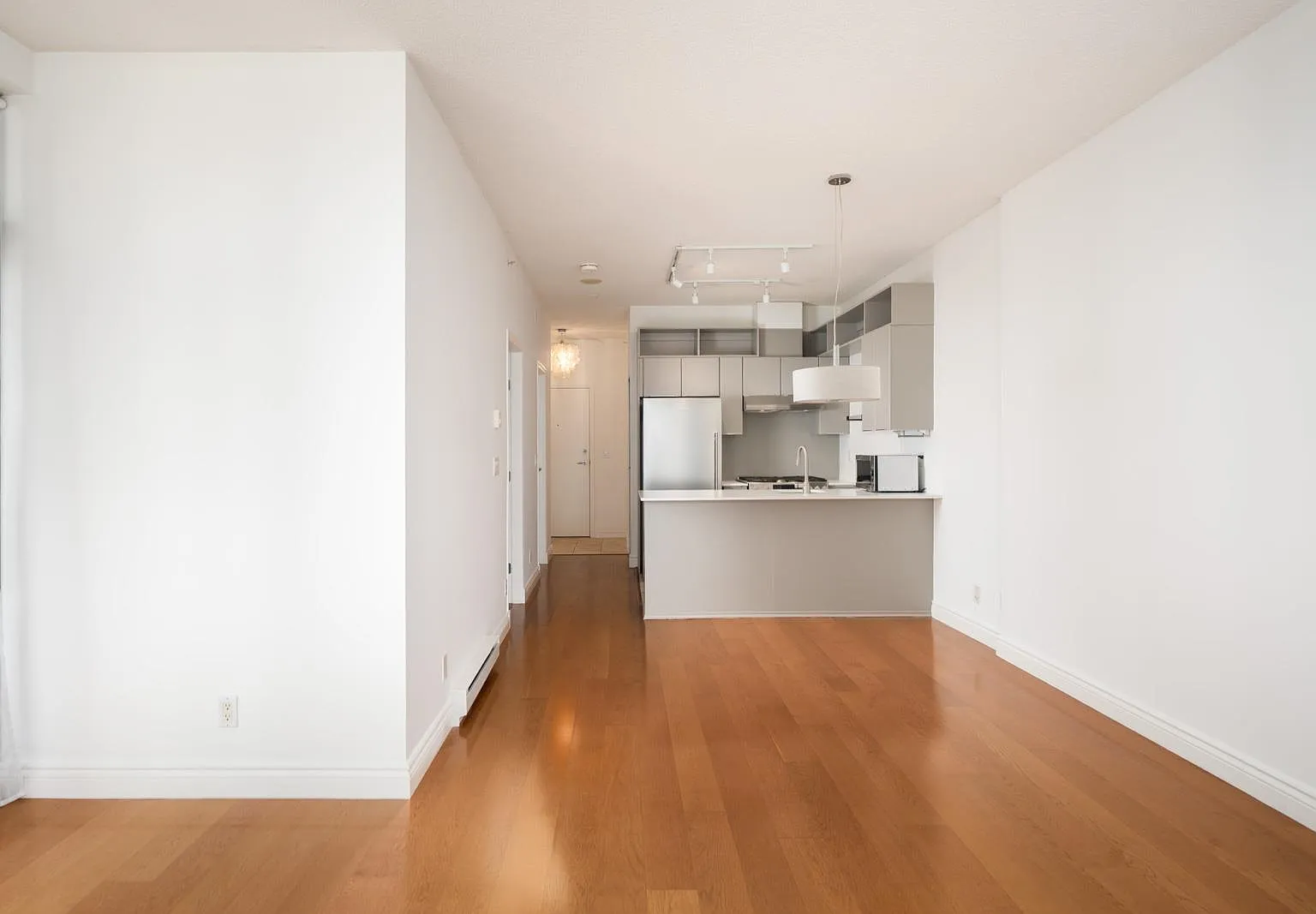 1 bed, 612 sqft, $2,450 — Photo 3