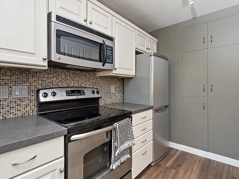954 Lea Dr #1 — Photo 10