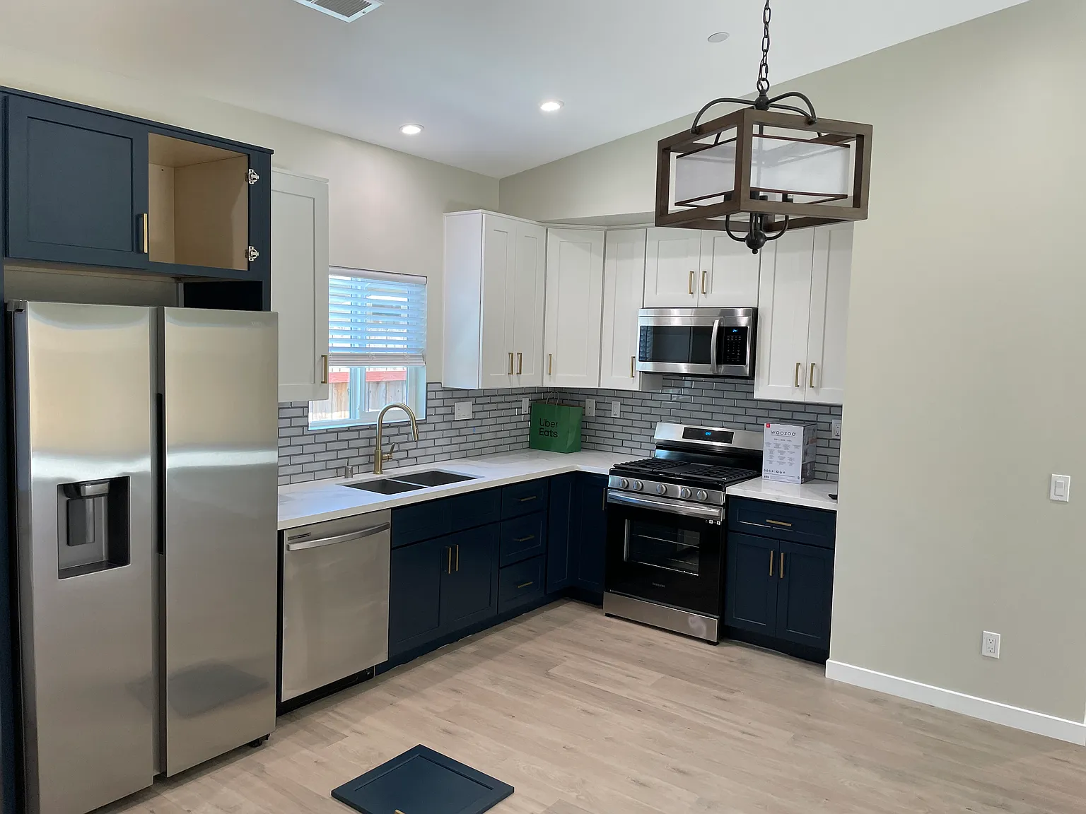 3 bed, 1200 sqft, $3,795 — Photo 4