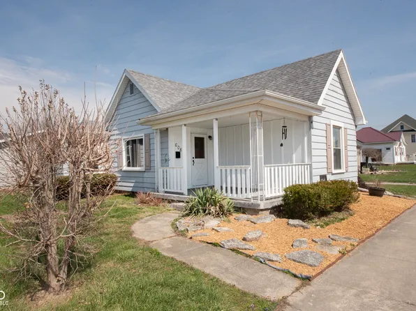608 E Columbia St, Flora, IN 46929