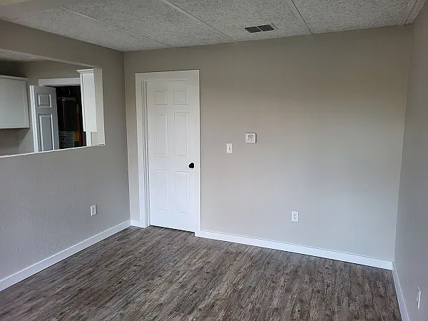 513 W Bowie St #C — Photo 2