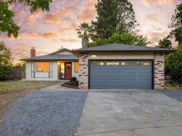2471 Westvale Ct, Santa Rosa, CA 95403