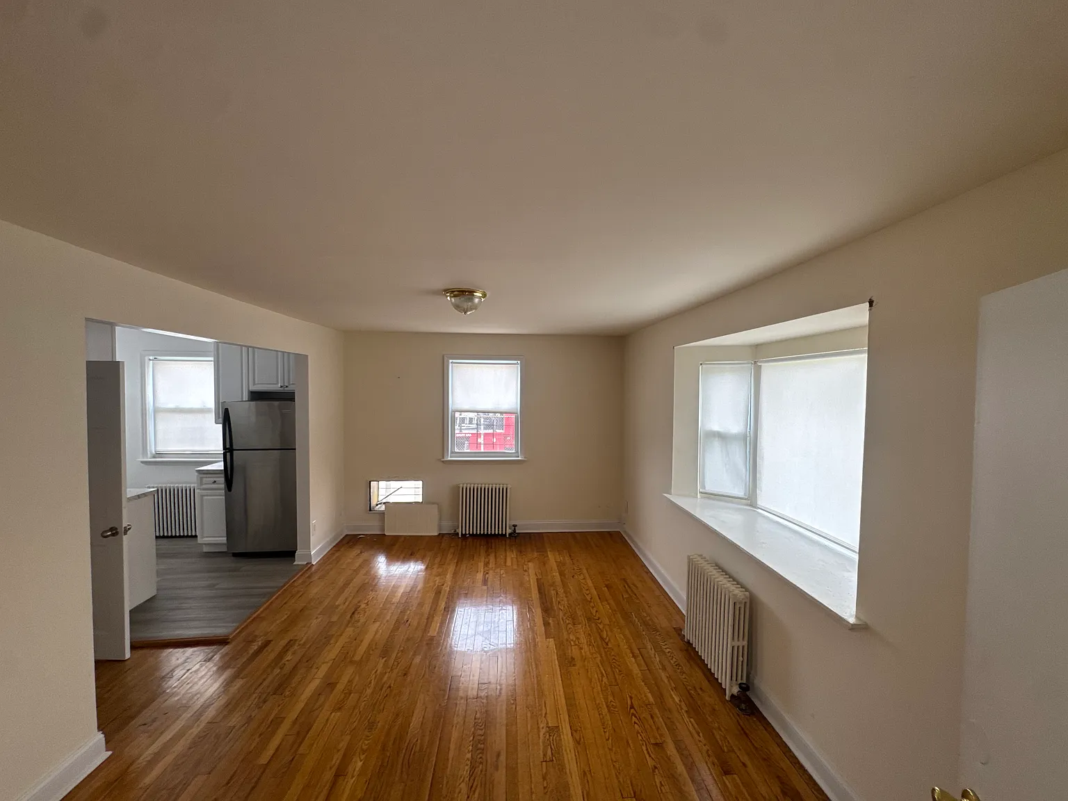 1 bed, 700 sqft, $2,400 — Photo 2
