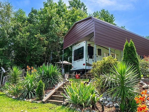 2nd image of 208 Reston Way