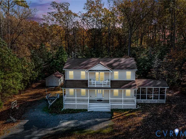 275 Grannys Bar Rd, Hague, VA 22469