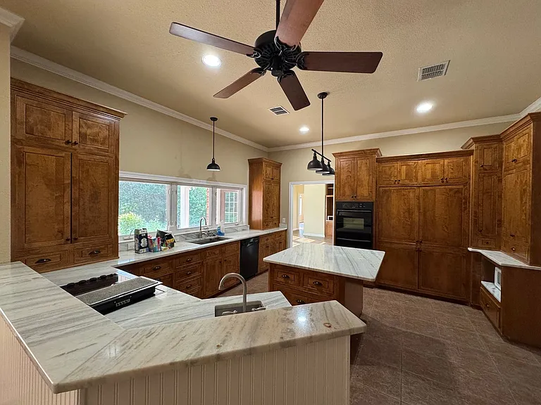4112 Evergreen Cir — Photo 3