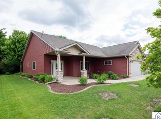 217 Pinehurst Dr, Mankato, MN 56001