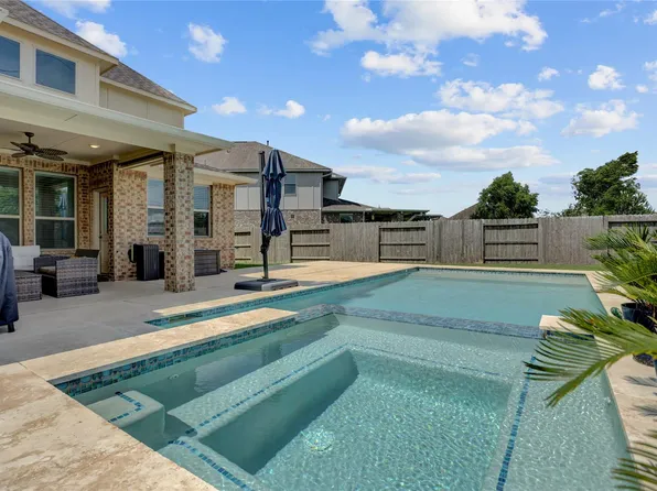 17522 Treecreeper Ln, Cypress, TX 77433