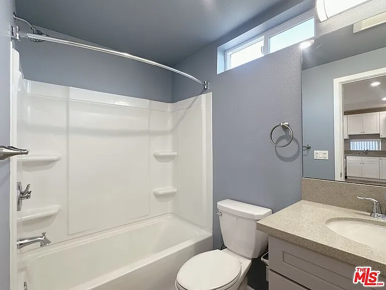 1107 S Hobart Blvd — Photo 25