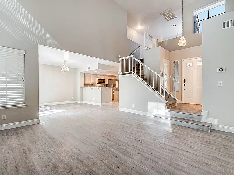 2641 Golden Sands Dr — Photo 3